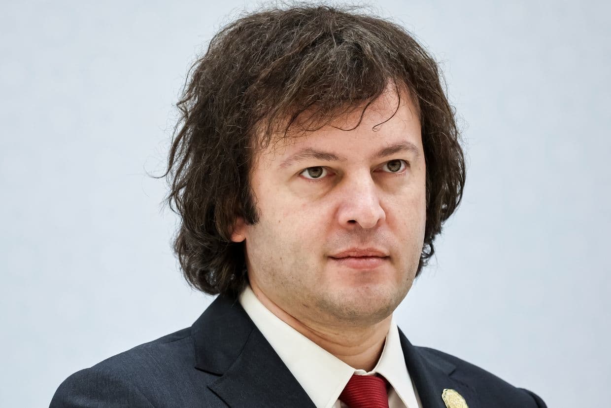 ირაკლი კობახიძე ჟურნალისტებთან საუბრისას
