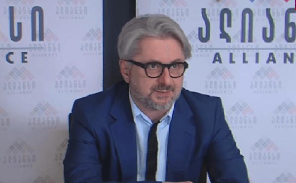 ნიკა გვარამია პრესკონფერენციაზე