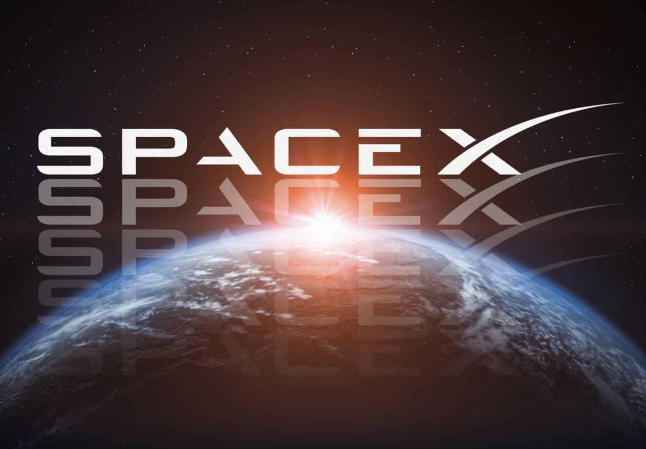 SpaceX-ის ლოგო და ფინანსური გრაფიკები