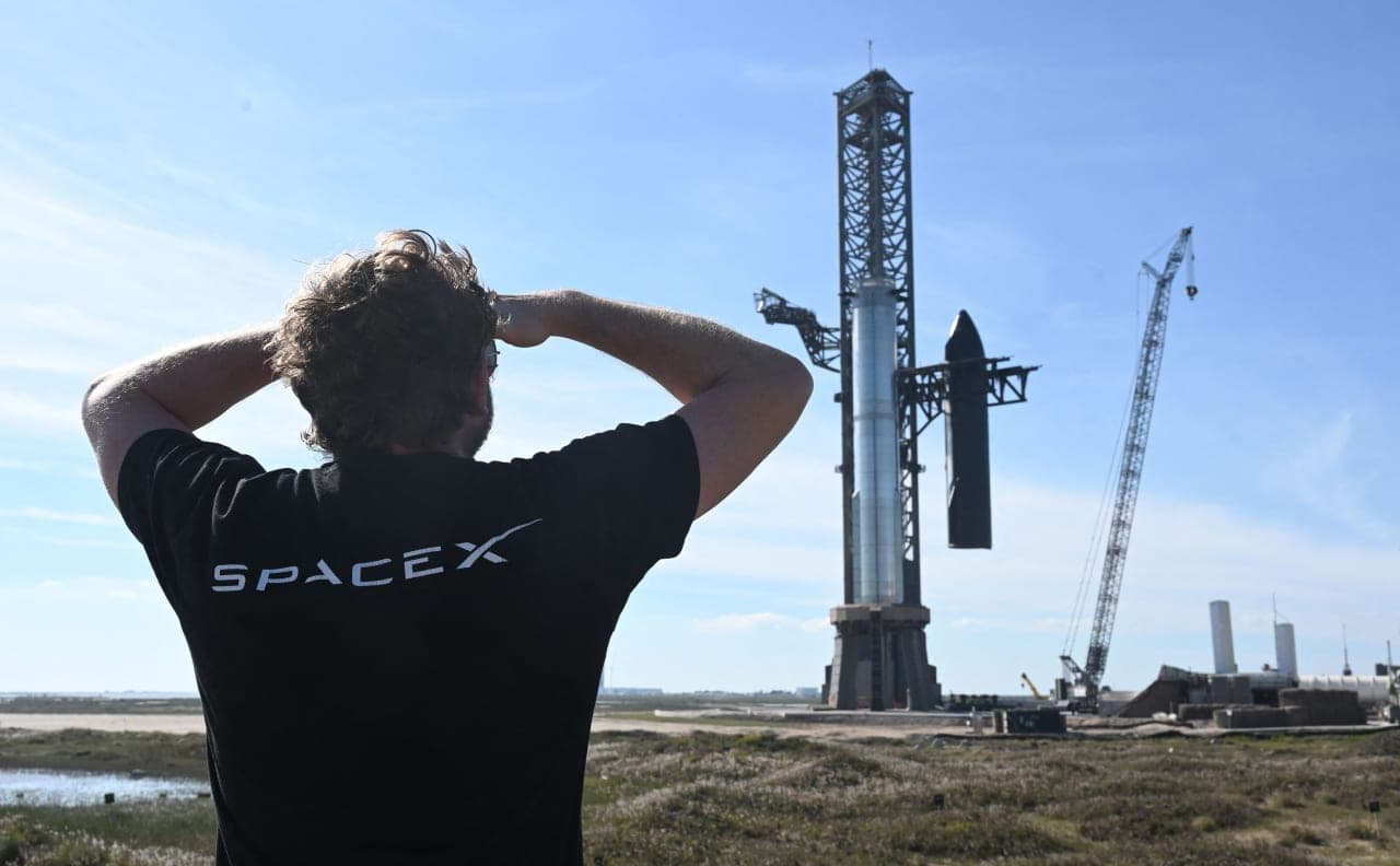 ილონ მასკი SpaceX-ის პრეზენტაციაზე