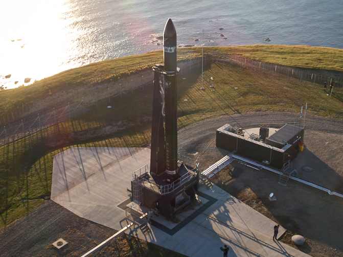 Rocket Lab-ის რაკეტა გაშვების მოედანზე