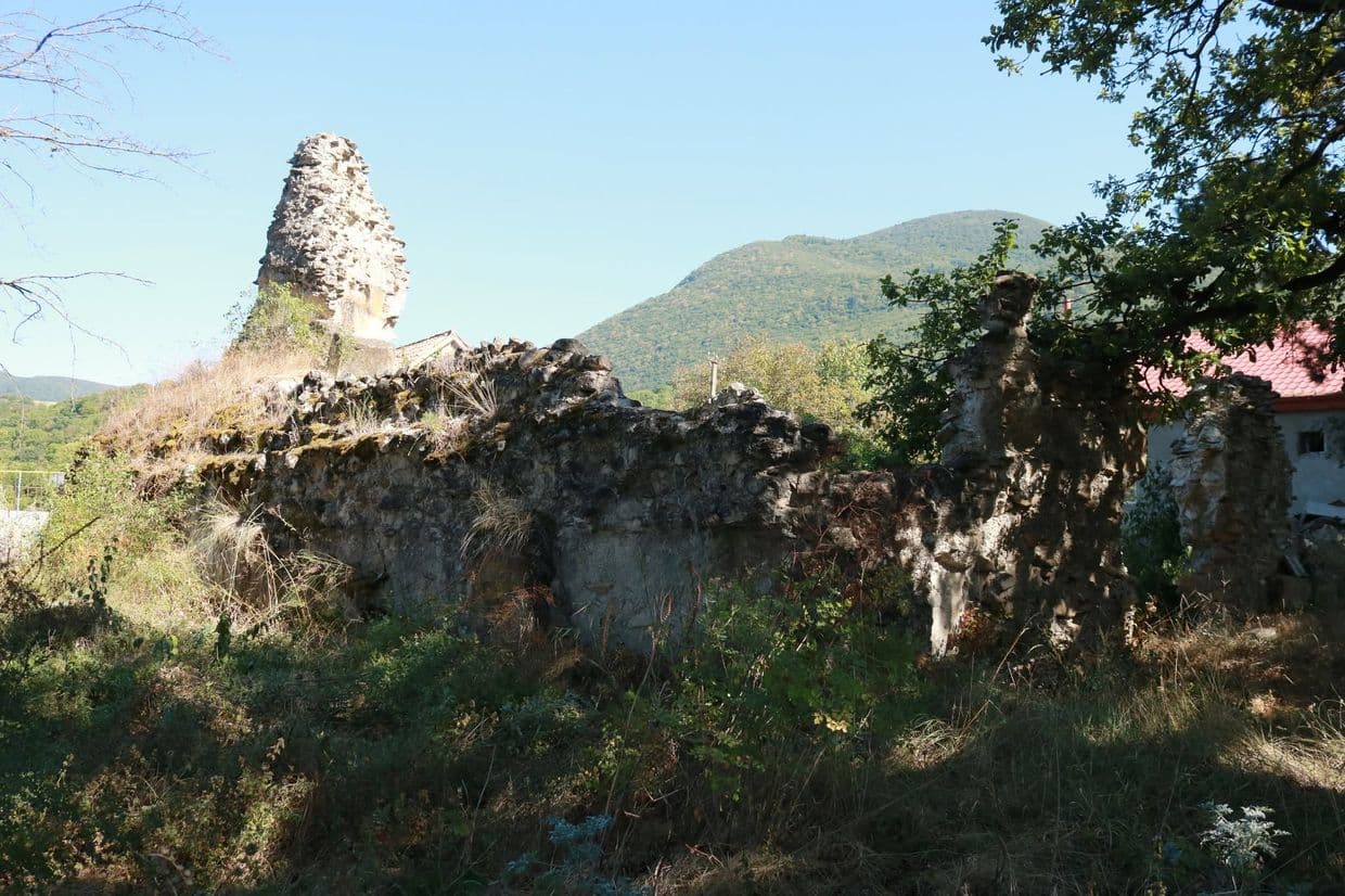 ზღუდერის ეკლესიის ნანგრევები და მშენებლობის პროცესი