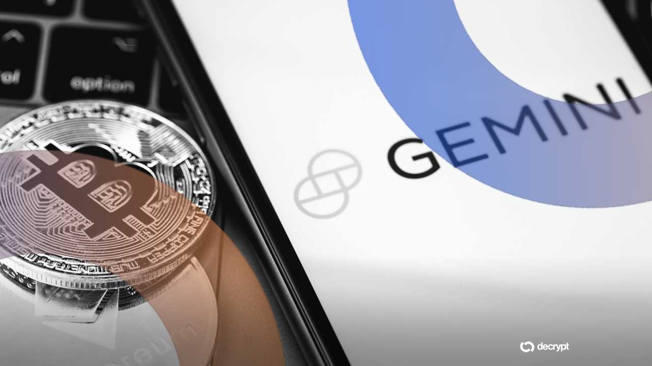 Gemini-ს და CFTC-ს ლოგოები სასამართლო დარბაზის ფონზე