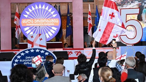 მიხეილ სააკაშვილი და ნიკა მელია პოლიტიკური დაპირისპირების ფონზე