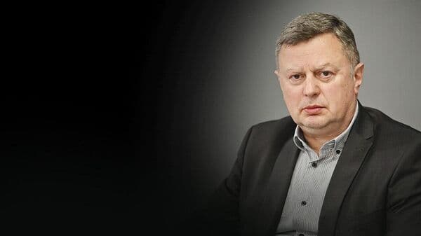 საქართველოსა და რუსეთის დროშების სიმბოლური გამოსახულება