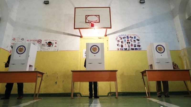 სომხეთის საარჩევნო უბანი საპარლამენტო არჩევნების დღეს