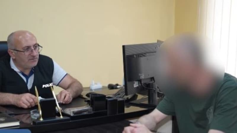 ბათუმის პოლიციის სამმართველოს შენობა ან საგამოძიებო მოქმედებები ქუჩაში