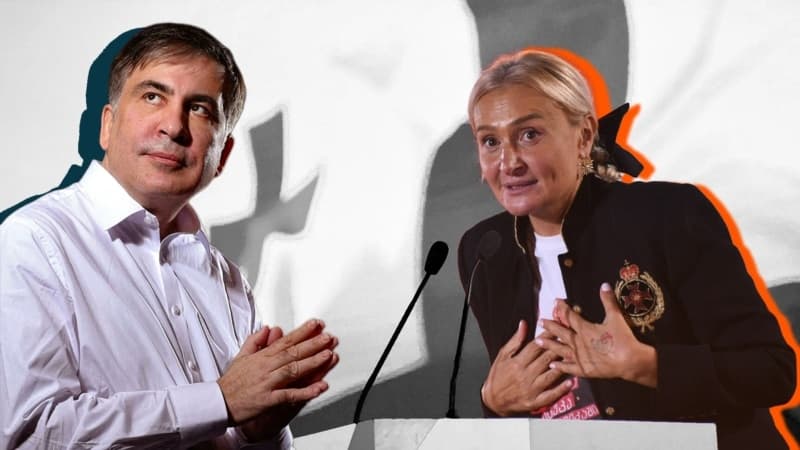 ნანუკა ჟორჟოლიანი მიკროფონით