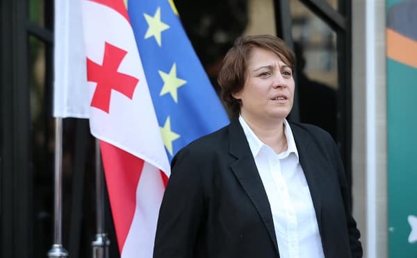 ელენე ხოშტარიას ფოტო