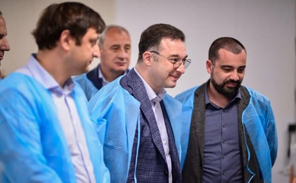დავით სონღულაშვილი გარდაბნის მეფრინველეობის ფერმაში