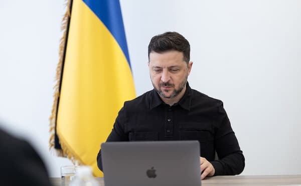 ვოლოდიმირ ზელენსკი და ნიკოლ ფაშინიანი