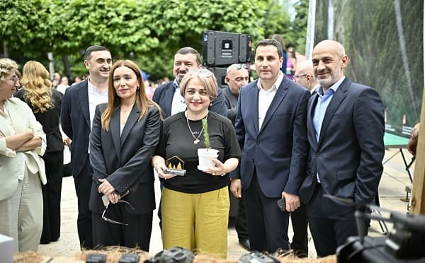 ნინო თანდილაშვილი დედაენის ბაღში გარემოს დაცვის დღისადმი მიძღვნილ ღონისძიებაზე