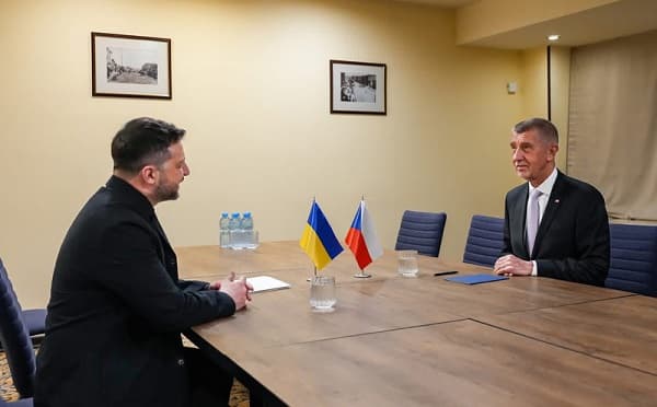 ანდრეი ბაბიში და ვოლოდიმირ ზელენსკი სამიტზე
