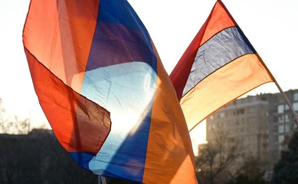 სომხეთის დროშა და რელიგიური სიმბოლიკა