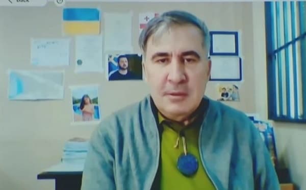 მიხეილ სააკაშვილი სამხედრო ფორმაში