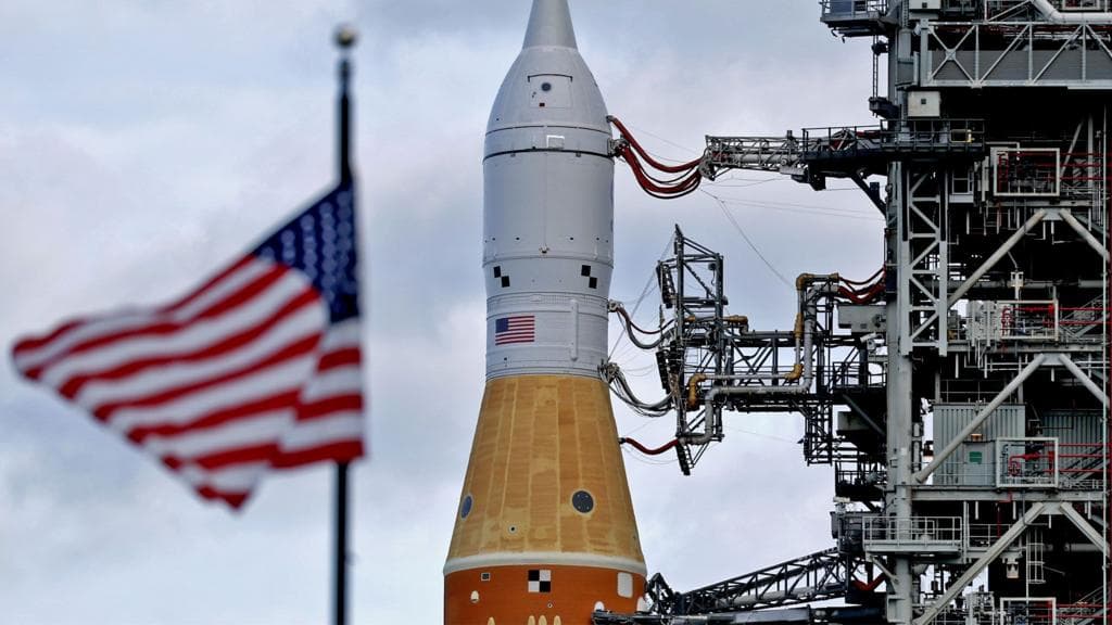 NASA-ს ასტრონავტები და კოსმოსური ხომალდი Orion