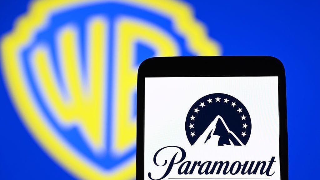 Warner Bros-ის სტუდიის ლოგო და მედია შენობა