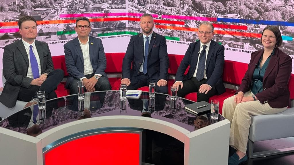 Makerfield-ის საპარლამენტო კანდიდატები BBC-ის დებატების სტუდიაში