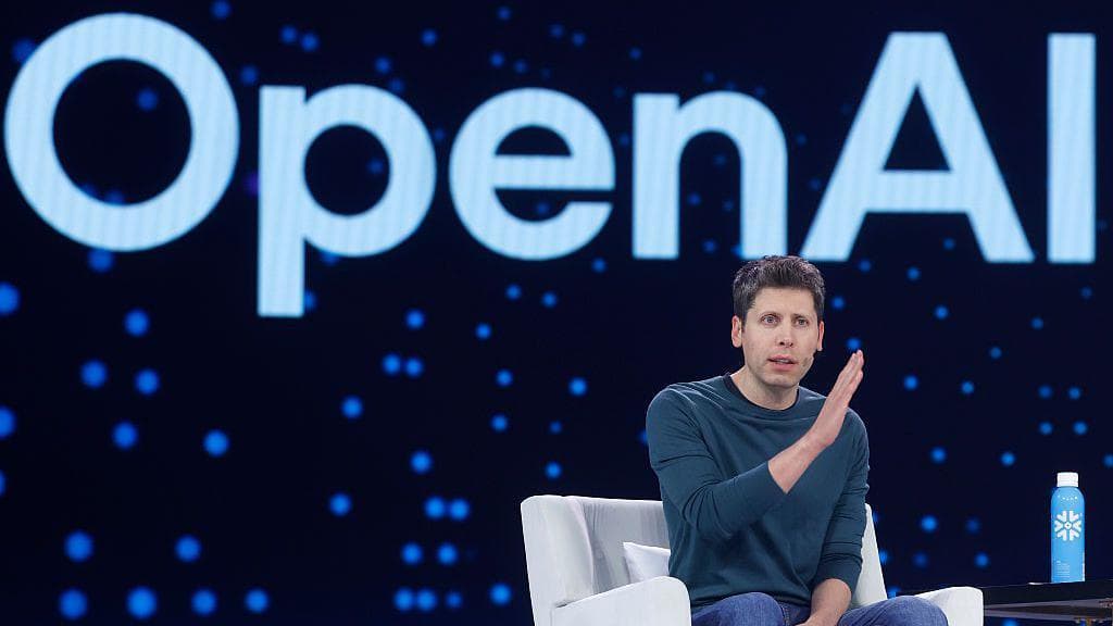 OpenAI-ს ოფისი და ხელოვნური ინტელექტის სიმბოლური გამოსახულება
