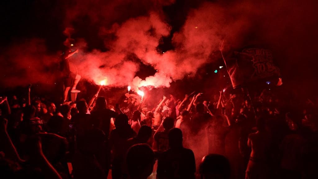 პარიზის ქუჩებში მიმდინარე არეულობა და პოლიციის მობილიზაცია