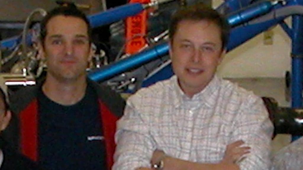 ილონ მასკი და SpaceX-ის რაკეტა