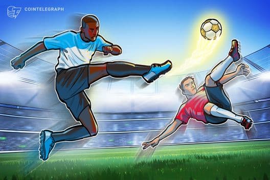 Coinbase-ის აპლიკაცია სმარტფონის ეკრანზე მსოფლიო ჩემპიონატის ფონზე