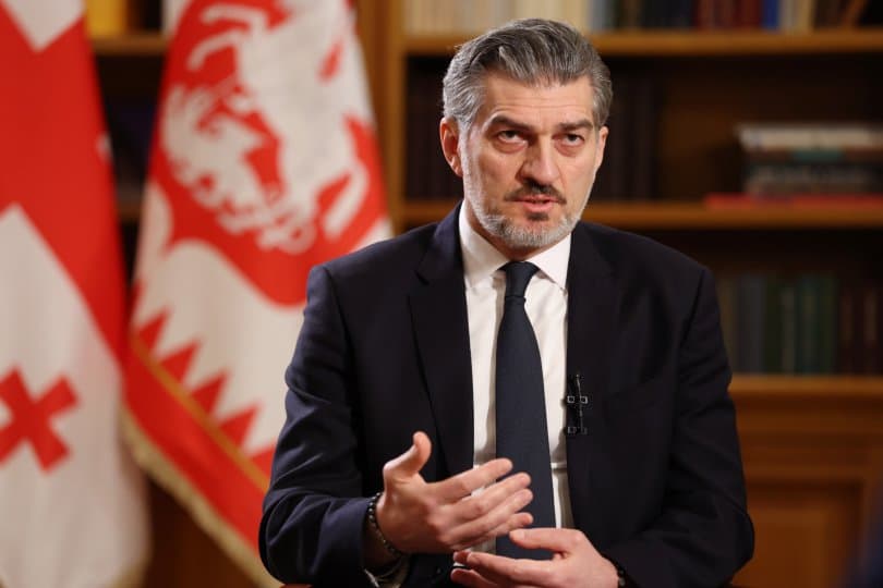 მიხეილ ყაველაშვილი და ჩინეთის დროშა