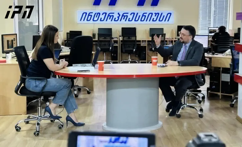 თაზო დათუნაშვილი პოლიტიკურ განცხადებას აკეთებს