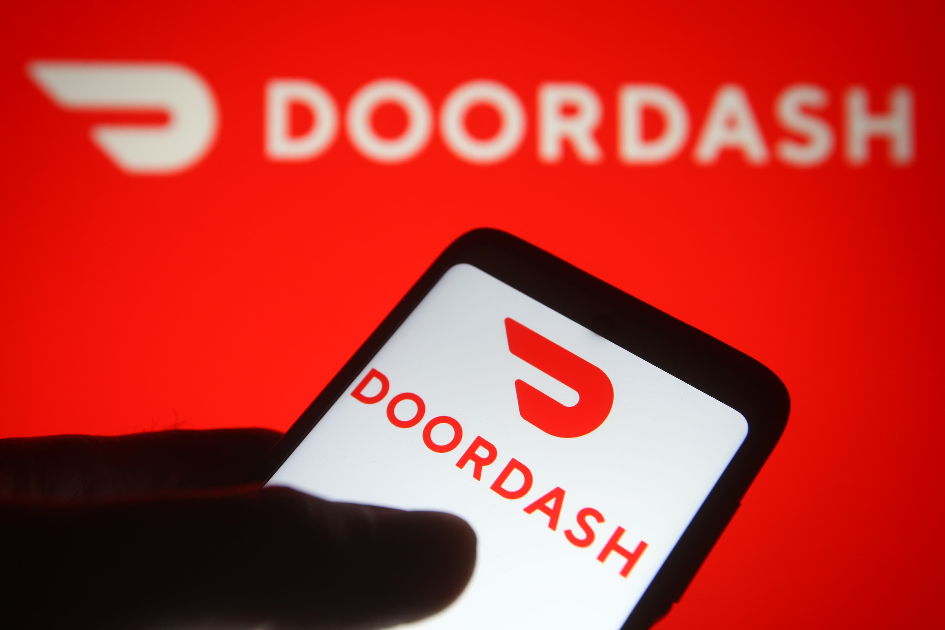 DoorDash-ის ახალი AI ინტერფეისი მობილურ ტელეფონში