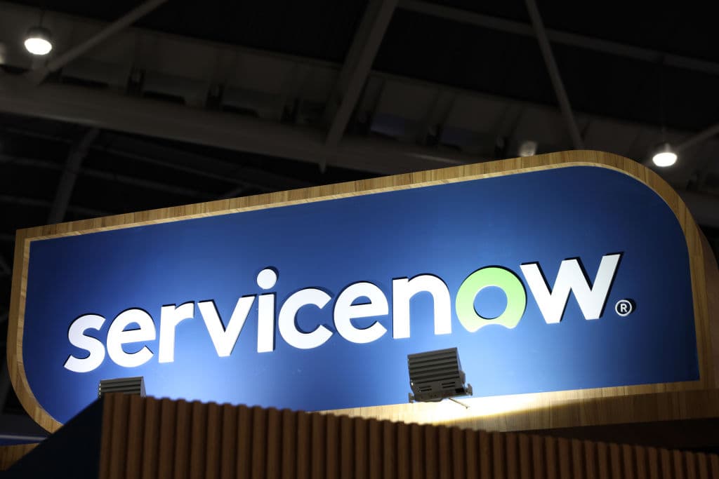 ServiceNow-ის ლოგო და მონაცემთა უსაფრთხოების სიმბოლო