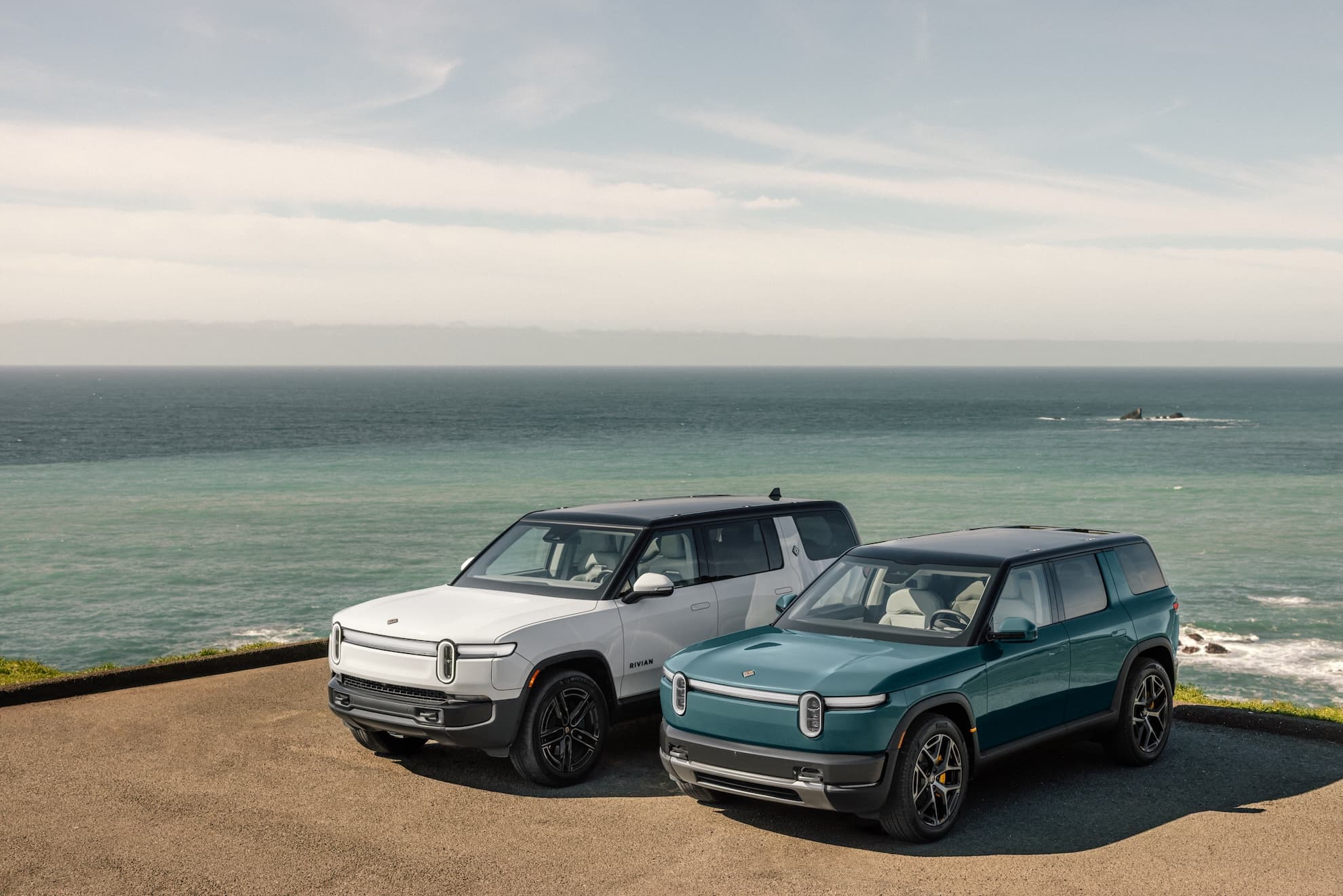 Rivian R2-ის მოდელი გზაზე
