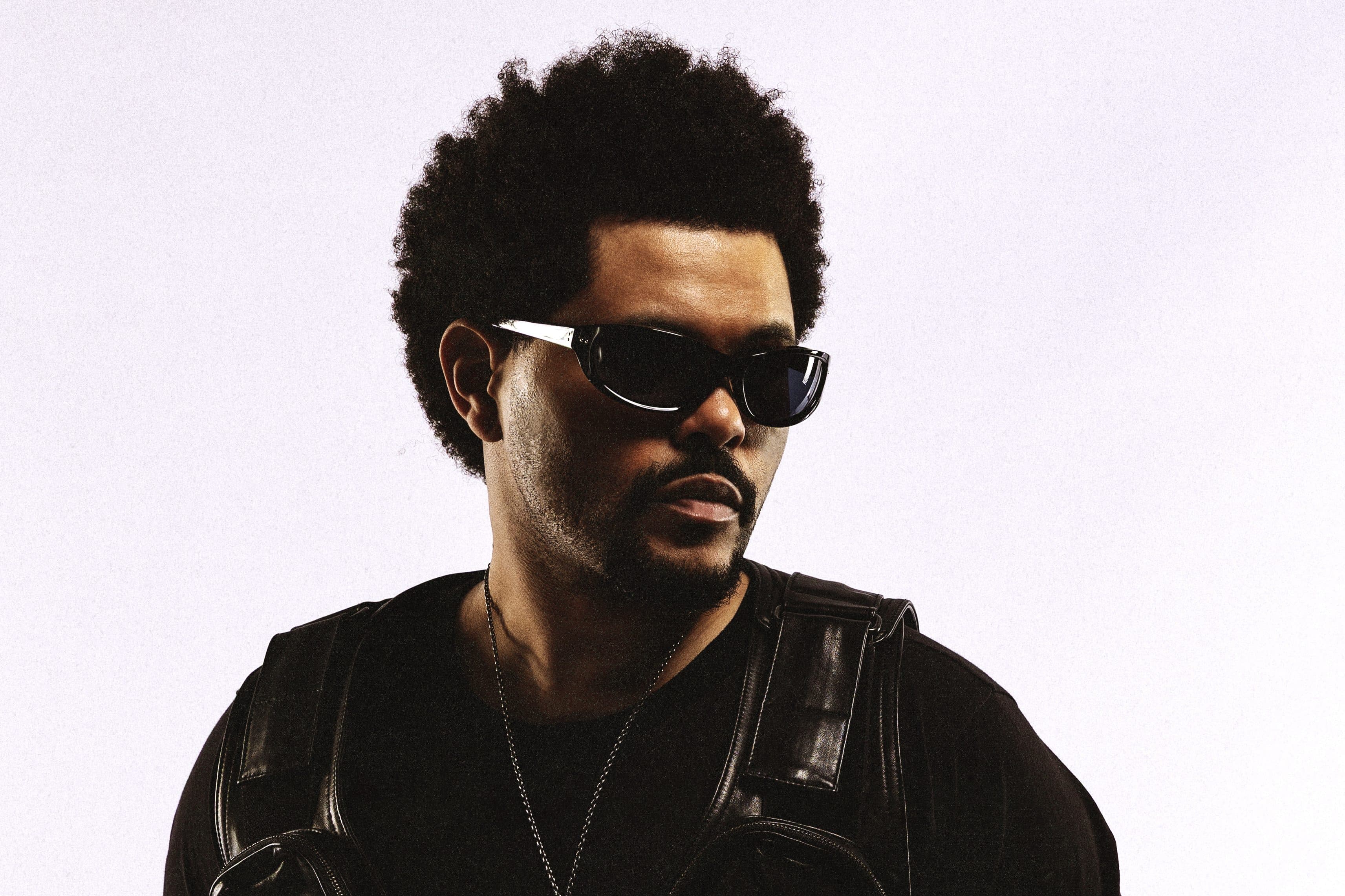 The Weeknd სცენაზე კონცერტის დროს