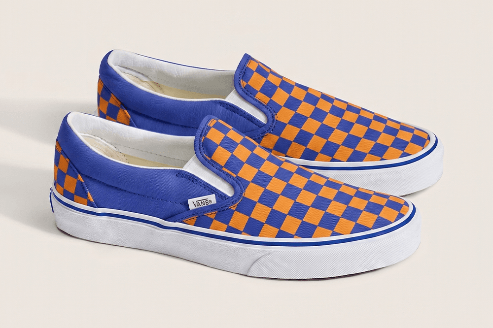 Vans-ის ნარინჯისფერ-ლურჯი Slip-On ფეხსაცმელი Knicks-ის თემატიკით