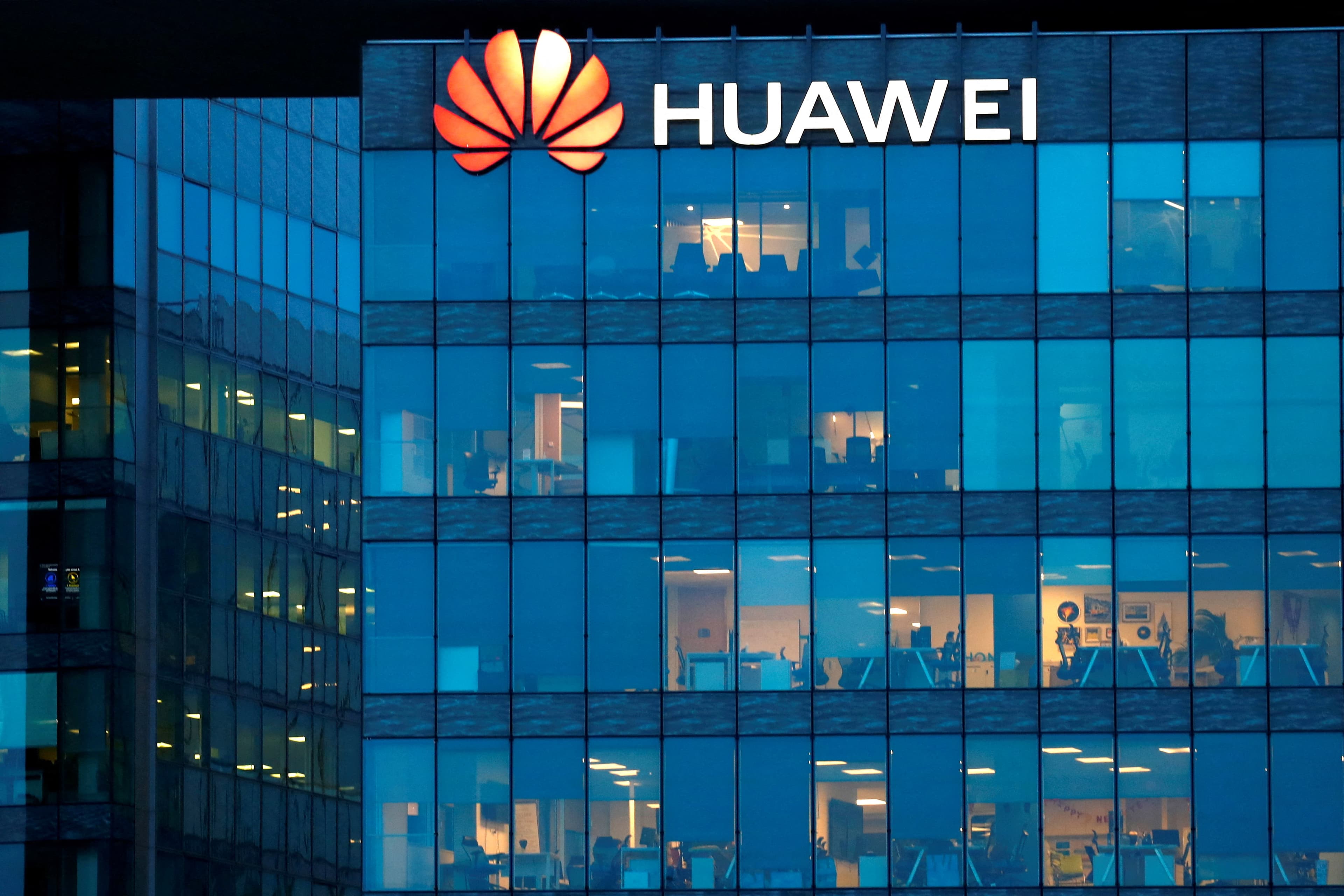 Huawei-ის ფინანსური დირექტორი მენგ ვანჯოუ სასამართლო პროცესზე