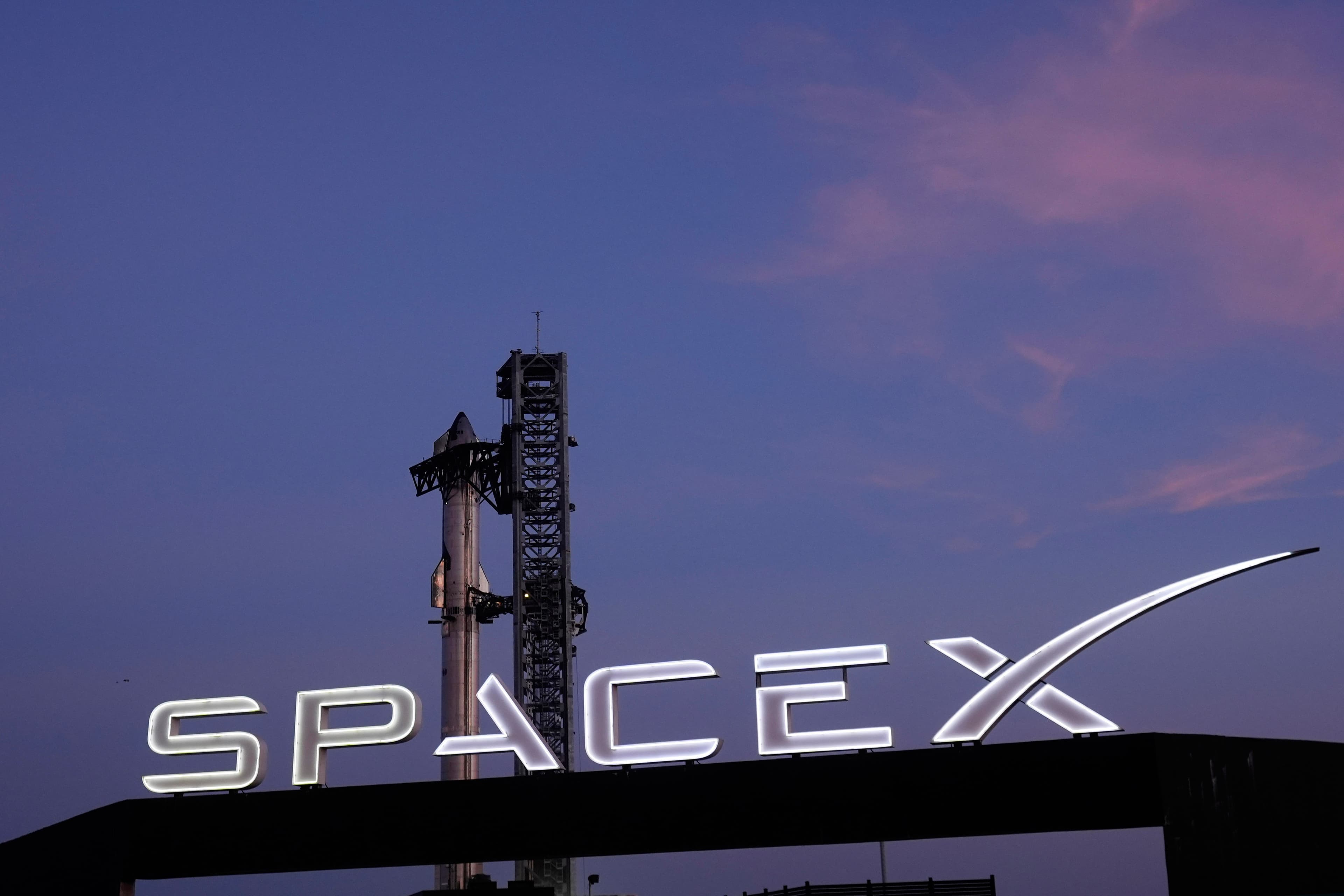 ილონ მასკი SpaceX-ის პრეზენტაციაზე