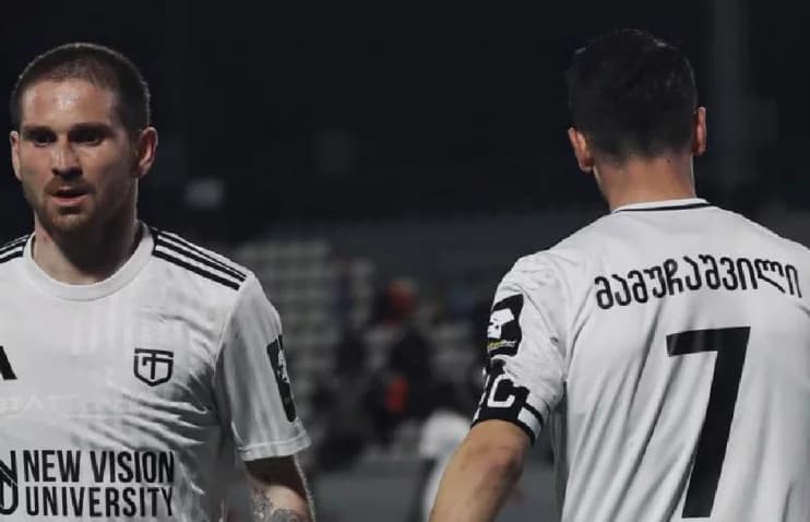 ტორპედოს ფეხბურთელები შენგელია არენაზე