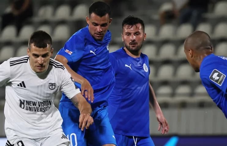 ქუთაისის ტორპედოს ფეხბურთელები მატჩის მიმდინარეობისას