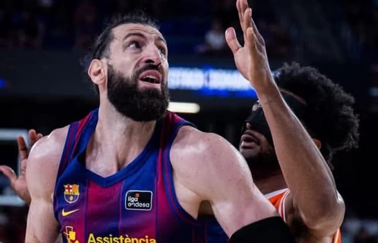 თორნიკე შენგელია მოედანზე „ბარსელონას“ ფორმაში