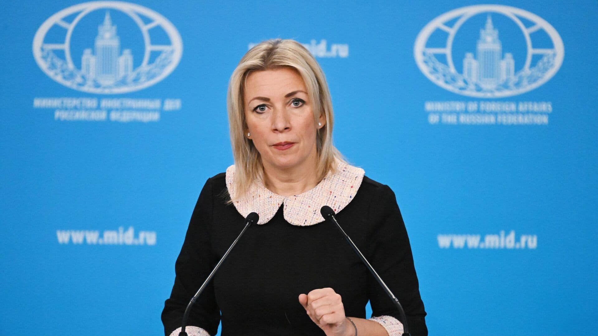 მარია ზახაროვა ბრიფინგზე