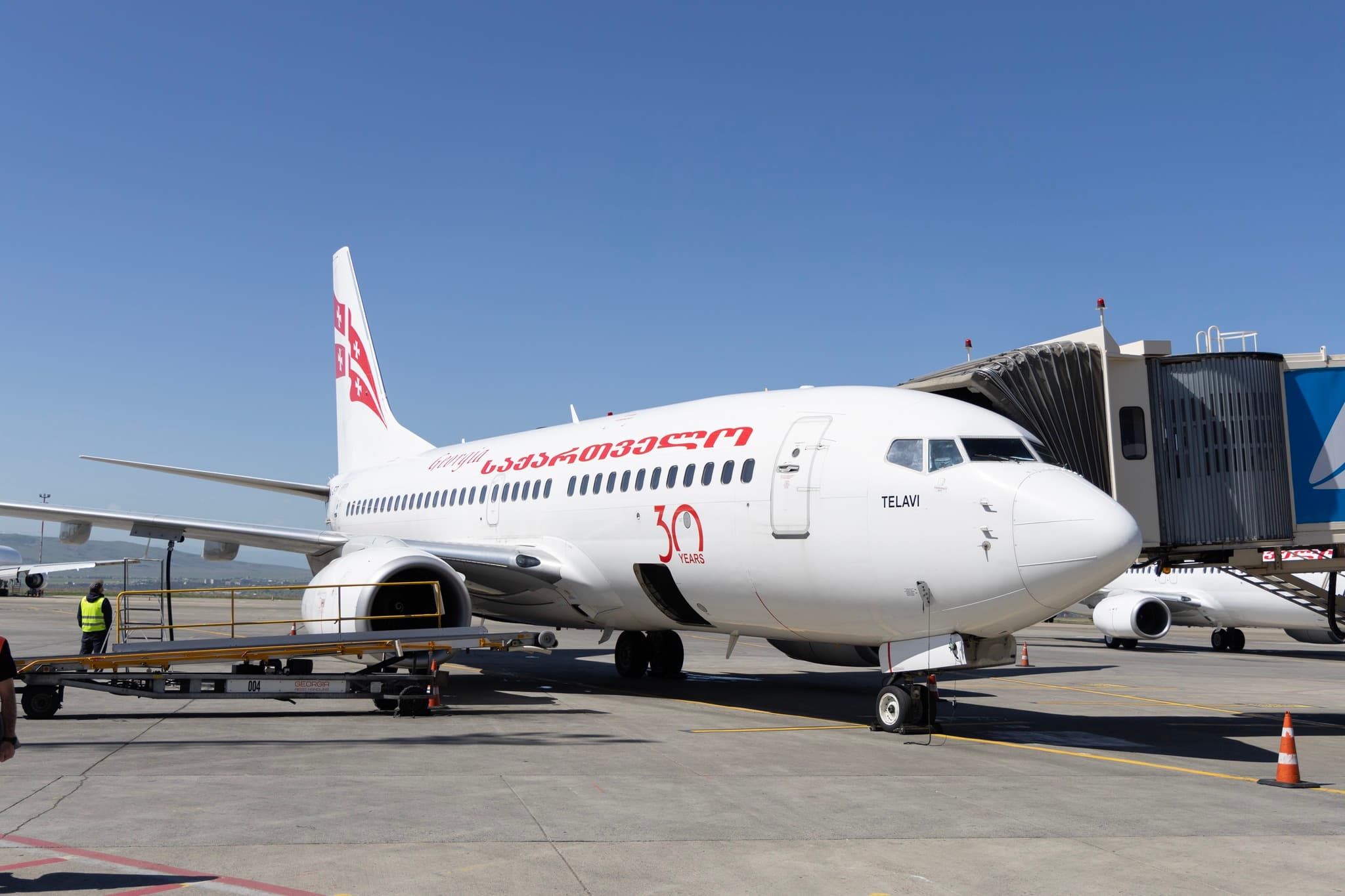 Georgian Airways-ის თვითმფრინავი აეროპორტში